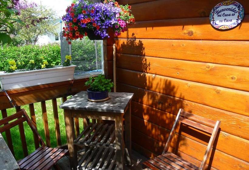 Bed and Breakfast 803 Patricia Street Accommodation | Jasper | Alberta | Canada 8