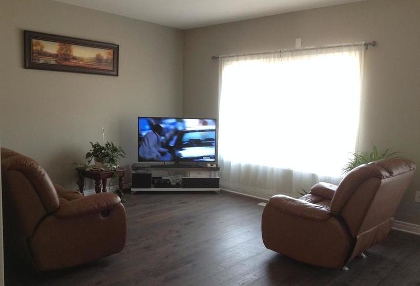 John B&b | Niagara Falls | Ontario | Canada 2