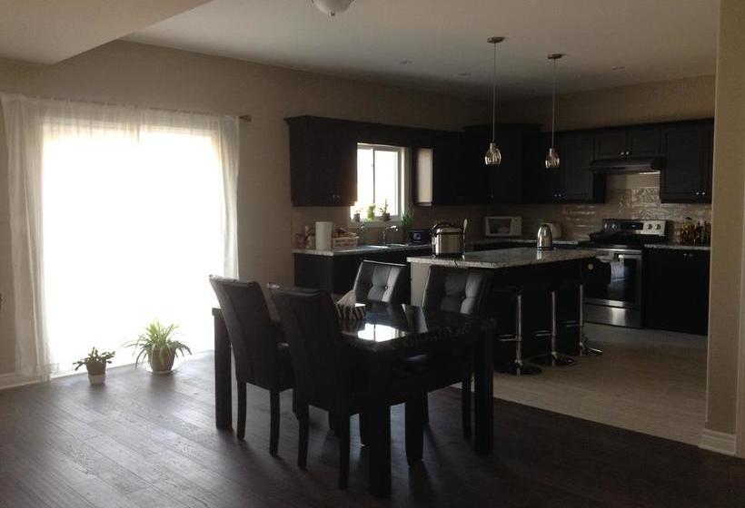 John B&b | Niagara Falls | Ontario | Canada 3