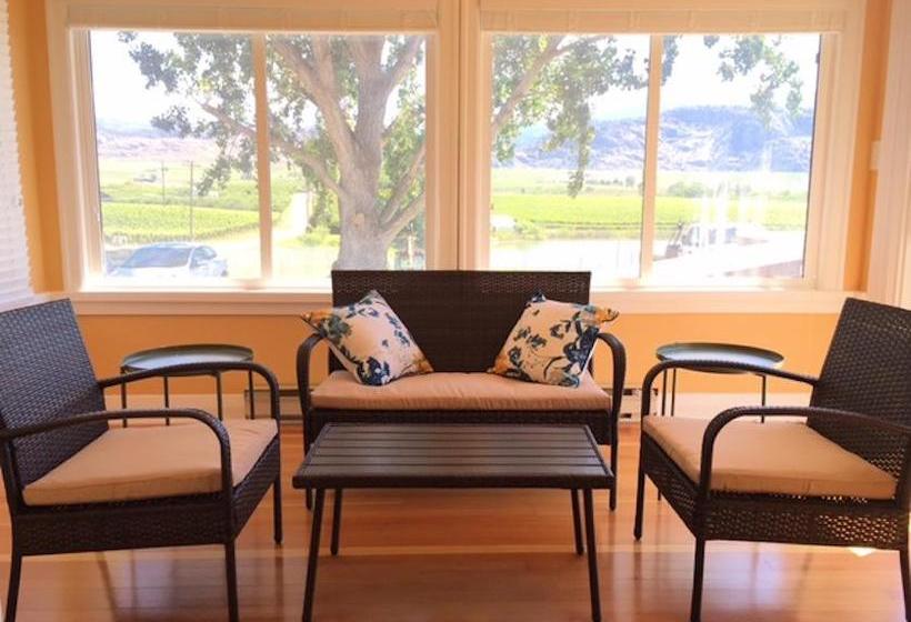 Bed and Breakfast Heritage House At Kismet Estate Winery | Oliver | British Columbia | Canada 15