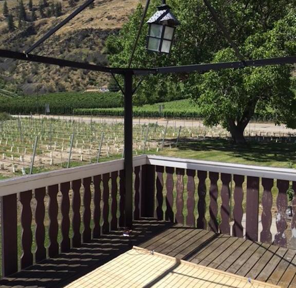 Bed and Breakfast Heritage House At Kismet Estate Winery | Oliver | British Columbia | Canada 17