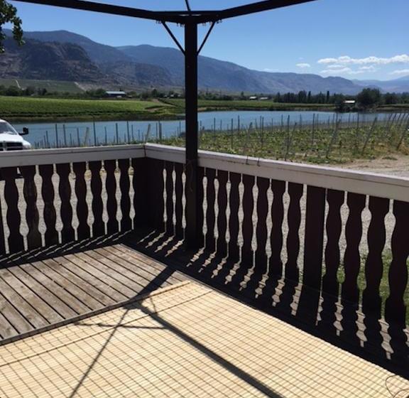 Bed and Breakfast Heritage House At Kismet Estate Winery | Oliver | British Columbia | Canada 20