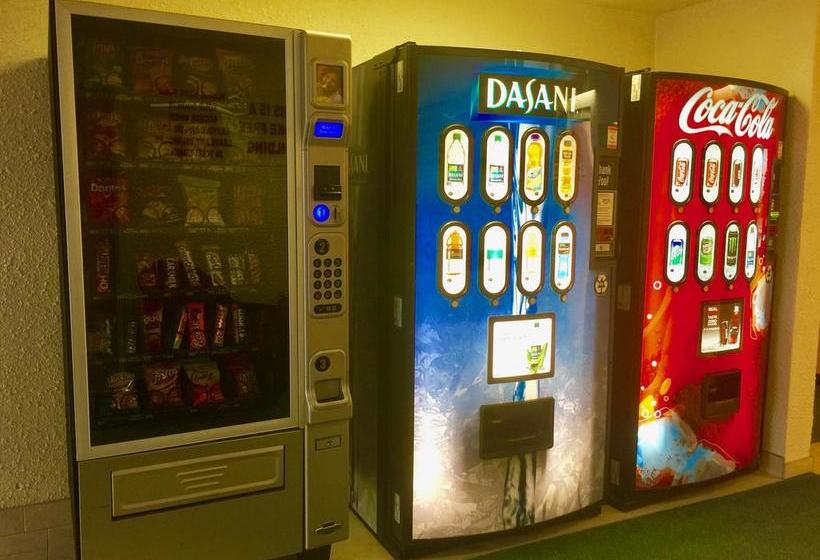 Motel New Imperial Inn | Cold Lake | Alberta | Canada 10