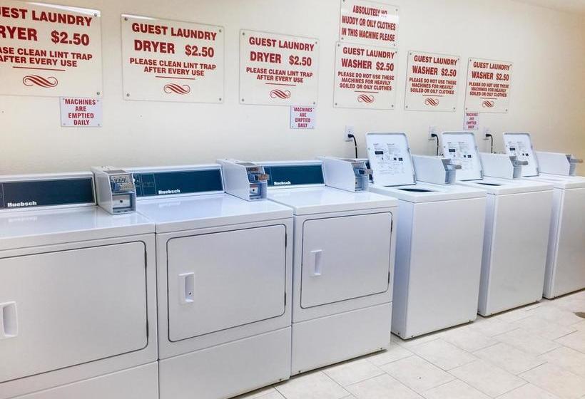 Motel New Imperial Inn | Cold Lake | Alberta | Canada 11