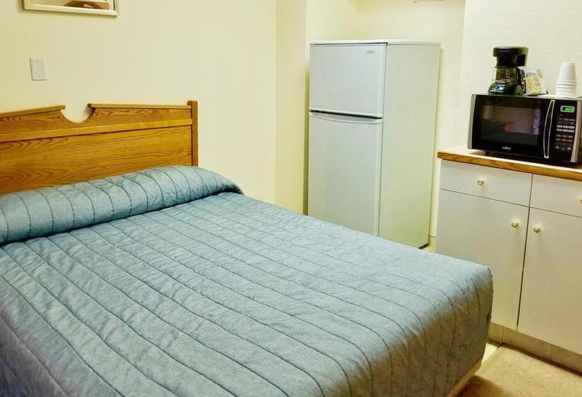 Motel New Imperial Inn | Cold Lake | Alberta | Canada 3