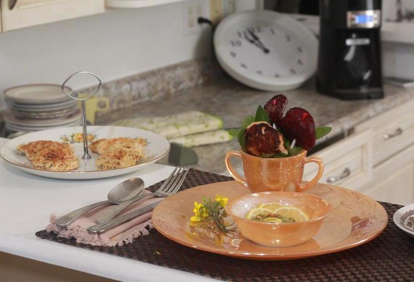 Bed and Breakfast A Night At Rosehurst | Stratford | Ontario | Canada 11