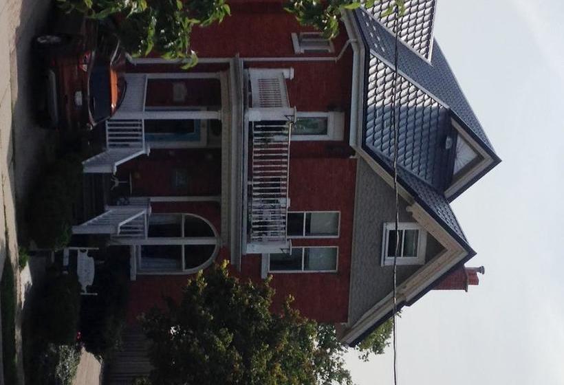 Bed and Breakfast A Night At Rosehurst | Stratford | Ontario | Canada 3