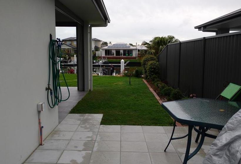 M & T S Waterfront Bed & Breakfast | Bellara | Queensland | Australia 10