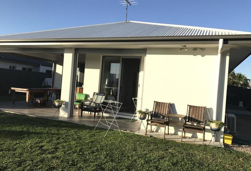 M & T S Waterfront Bed & Breakfast | Bellara | Queensland | Australia 13