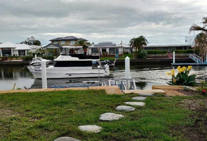 M & T S Waterfront Bed & Breakfast | Bellara | Queensland | Australia 15