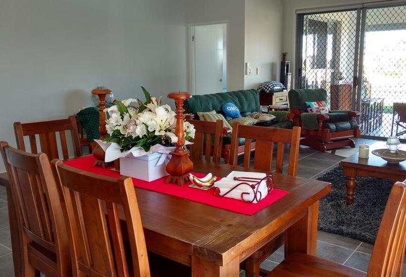 M & T S Waterfront Bed & Breakfast | Bellara | Queensland | Australia 19