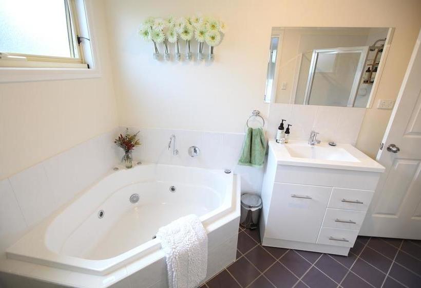 One Tree Bed And Breakfast | Auburn | South Australia | Australia 10