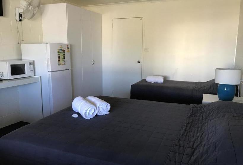 Porkys Motel | Rockhampton | Queensland | Australia 6