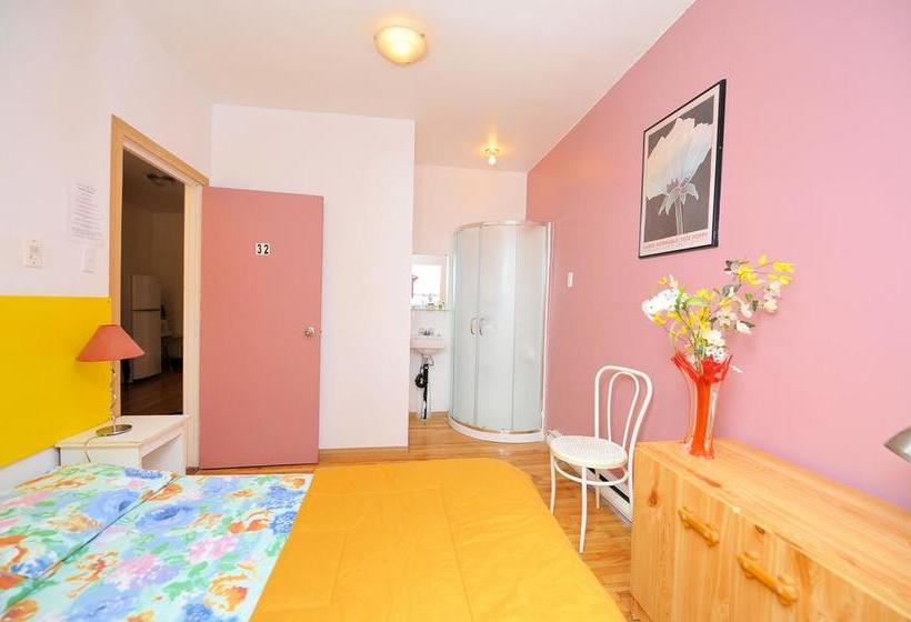 Hostel Mini | Montreal | Quebec | Canada 1