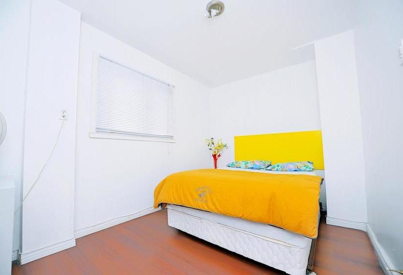 Hostel Mini | Montreal | Quebec | Canada 5