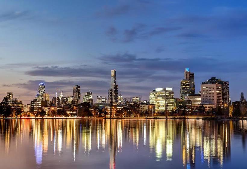 Hostel Back Of Chapel | Melbourne | Victoria | Australia 6