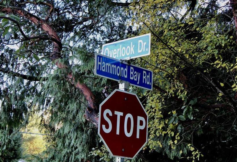 Bed and Breakfast A Boutique Artful Suite | Nanaimo | British Columbia | Canada 1