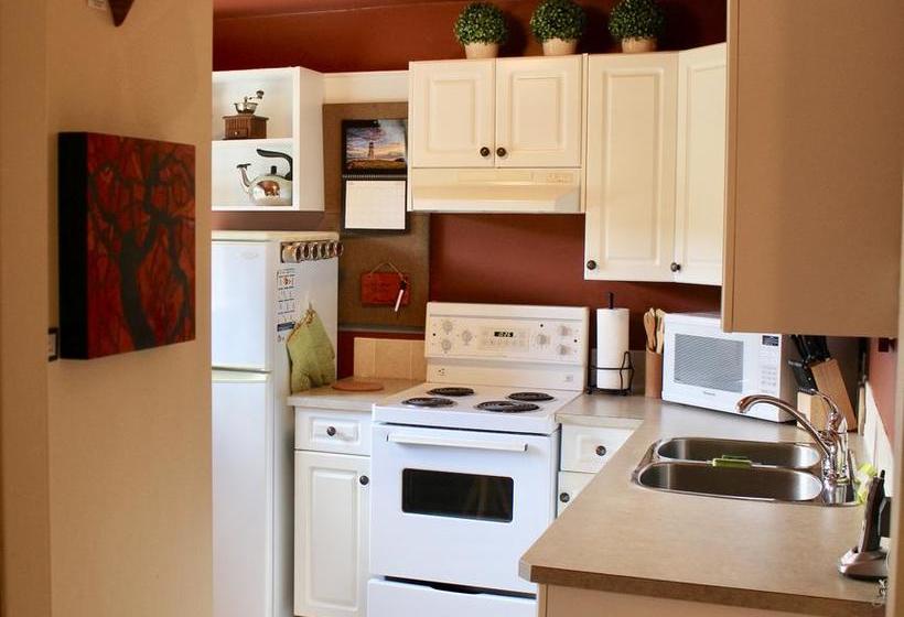 Bed and Breakfast A Boutique Artful Suite | Nanaimo | British Columbia | Canada 11