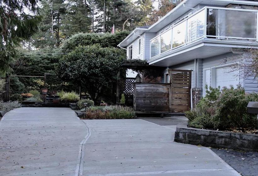 Bed and Breakfast A Boutique Artful Suite | Nanaimo | British Columbia | Canada 2