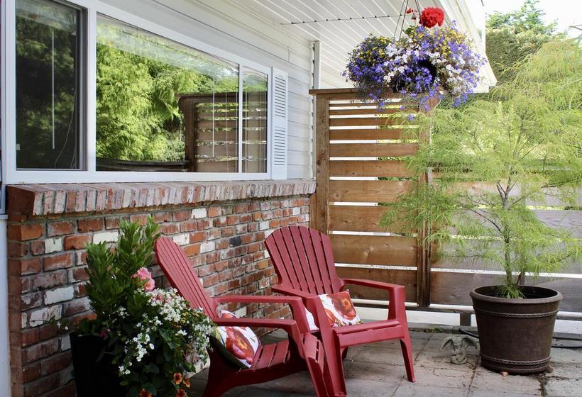 Bed and Breakfast A Boutique Artful Suite | Nanaimo | British Columbia | Canada 3