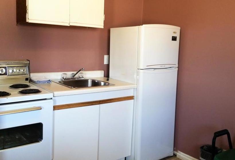 Viking Lamplighter Motel | Viking | Alberta | Canada 9