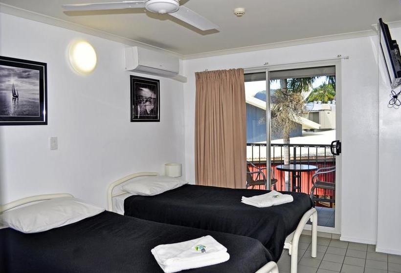 Motel Airlie Waterfront Accommodation Queensland