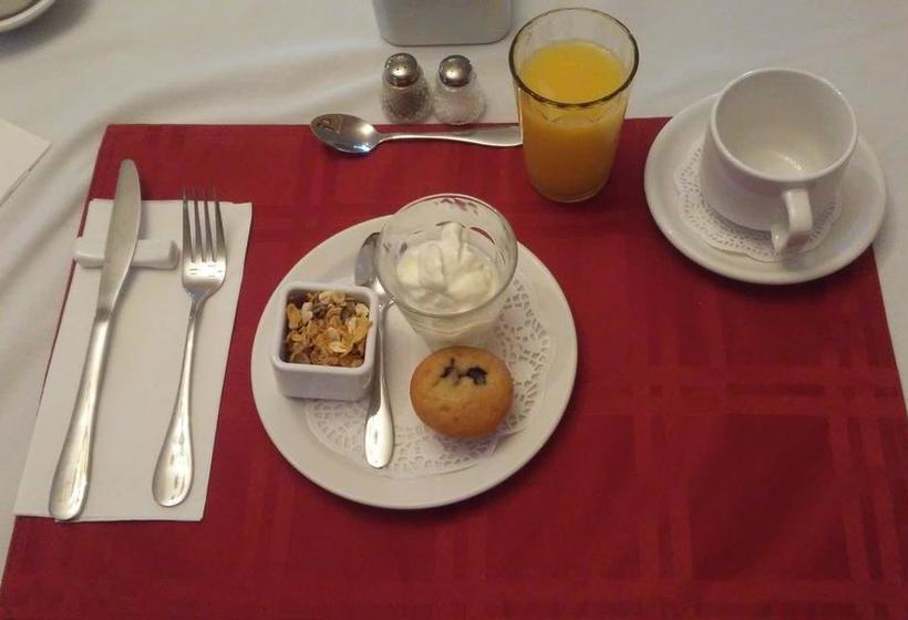 Gite Au P Tit Manoir B&b | Saguenay | Quebec | Canada 16