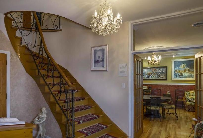 Gite Au P Tit Manoir B&b | Saguenay | Quebec | Canada 17