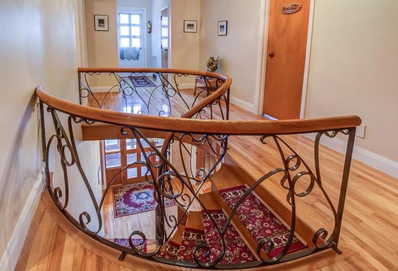 Gite Au P Tit Manoir B&b | Saguenay | Quebec | Canada 18