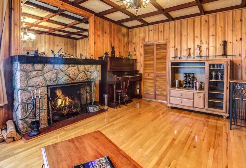 Gite Au P Tit Manoir B&b | Saguenay | Quebec | Canada 5