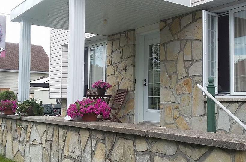 Bed and Breakfast La Maison D Amyrose | St Felicien | Quebec | Canada 5