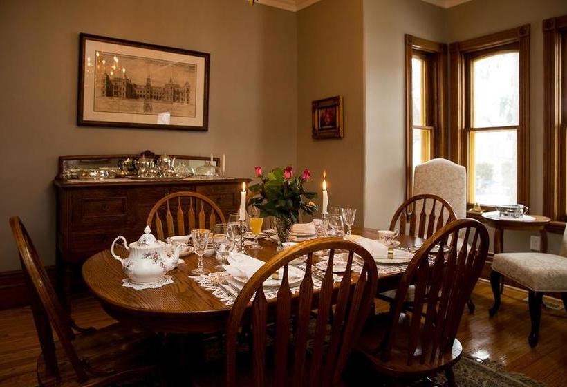 Bed and Breakfast Hatfield House On Hibernia | Stratford | Ontario | Canada 16