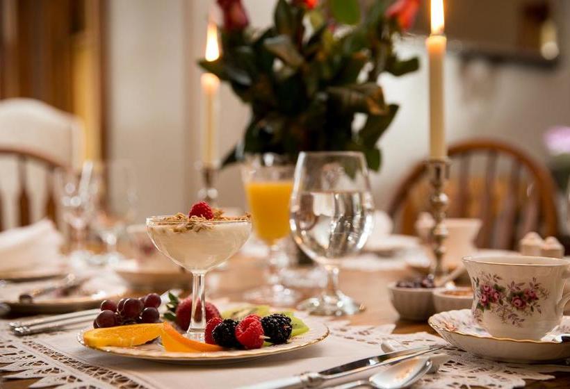 Bed and Breakfast Hatfield House On Hibernia | Stratford | Ontario | Canada 19