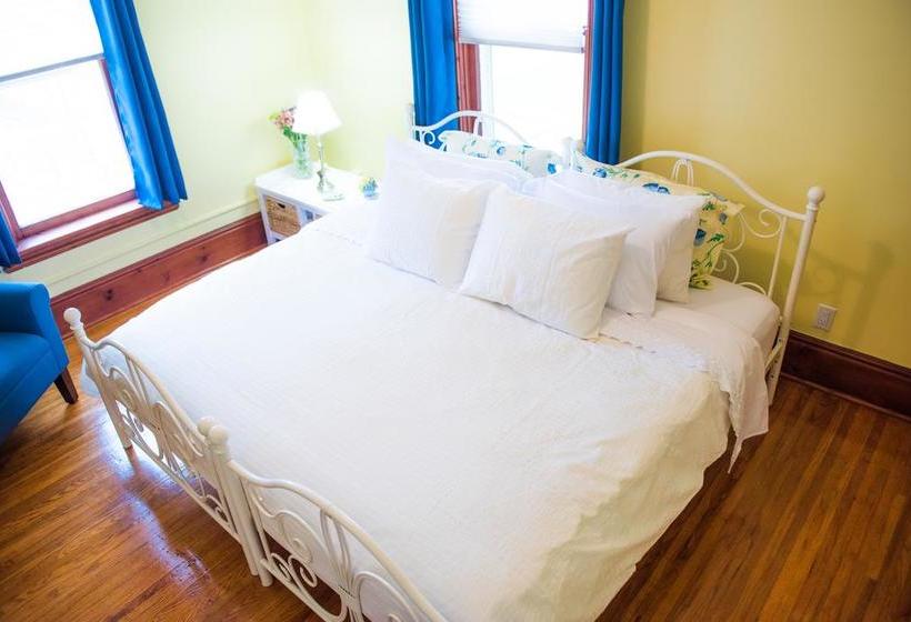 Bed and Breakfast Hatfield House On Hibernia | Stratford | Ontario | Canada 5