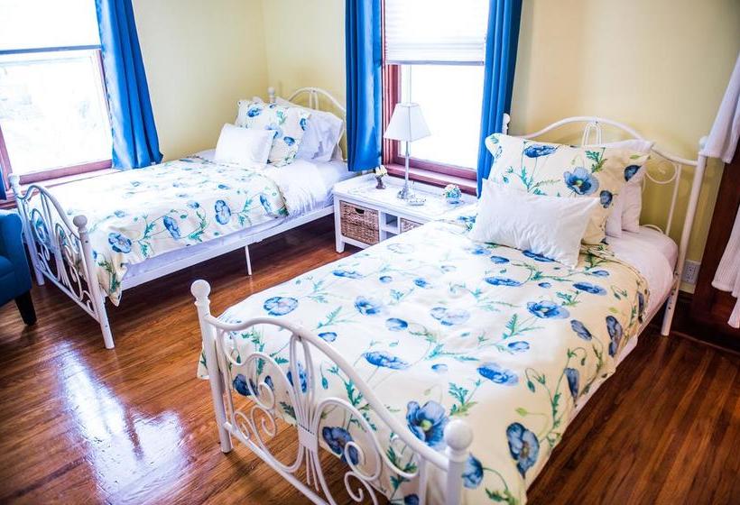 Bed and Breakfast Hatfield House On Hibernia | Stratford | Ontario | Canada 6