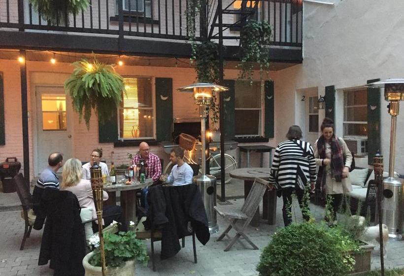 Bed and Breakfast L Hotel Particulier Griffintown | Montreal | Quebec | Canada 13