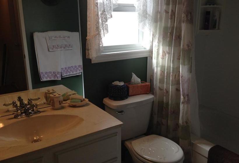 Pea  N Bee S B&b | Calgary | Alberta | Canada 11