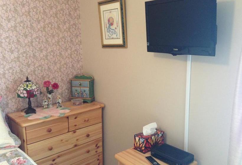 Pea  N Bee S B&b | Calgary | Alberta | Canada 16