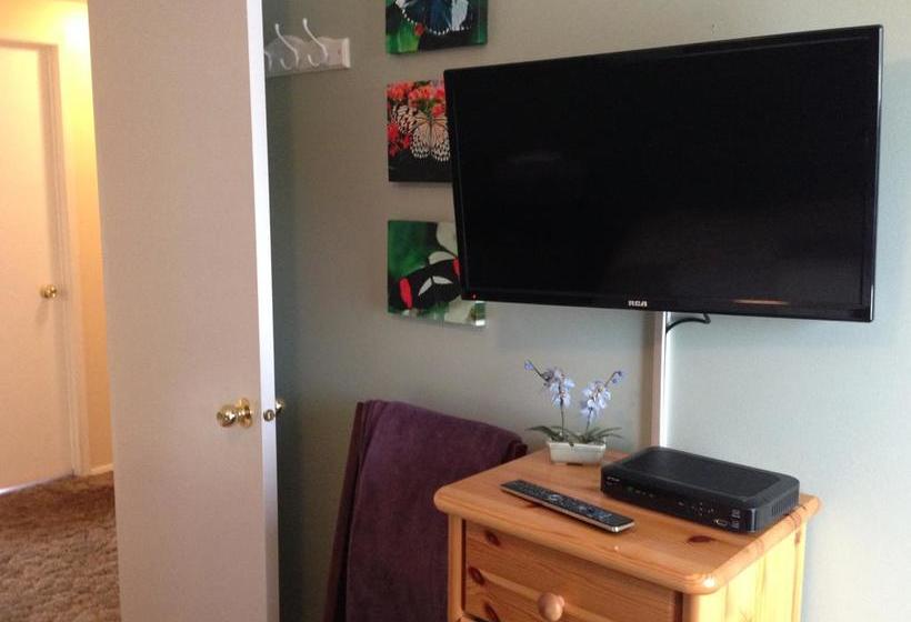 Pea  N Bee S B&b | Calgary | Alberta | Canada 19