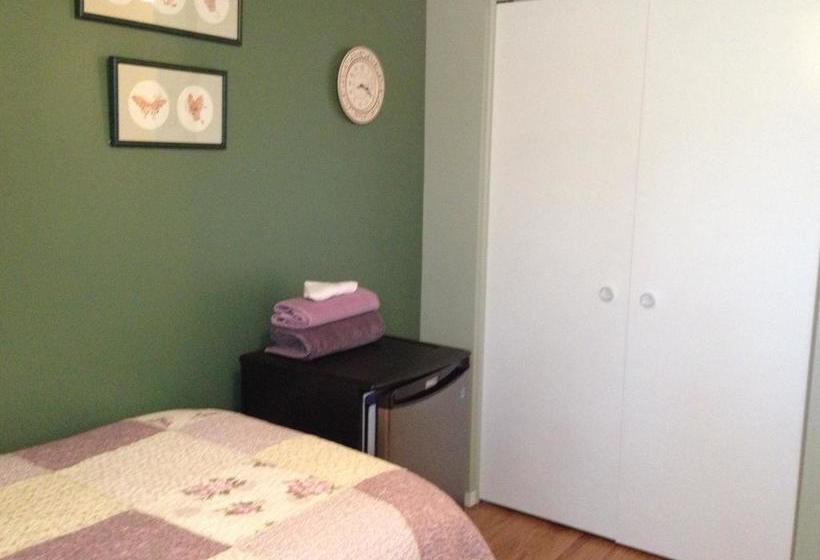 Pea  N Bee S B&b | Calgary | Alberta | Canada 20