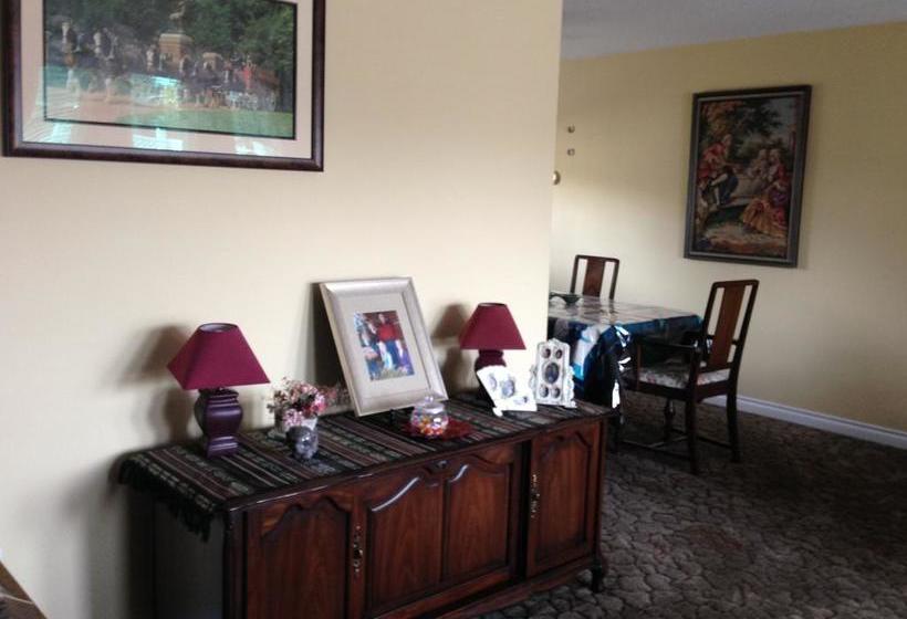 Pea  N Bee S B&b | Calgary | Alberta | Canada 7