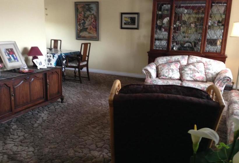 Pea  N Bee S B&b | Calgary | Alberta | Canada 8