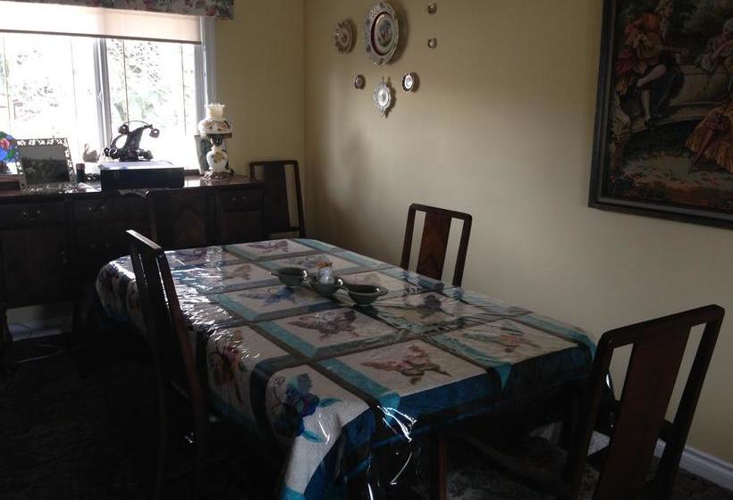 Pea  N Bee S B&b | Calgary | Alberta | Canada 9