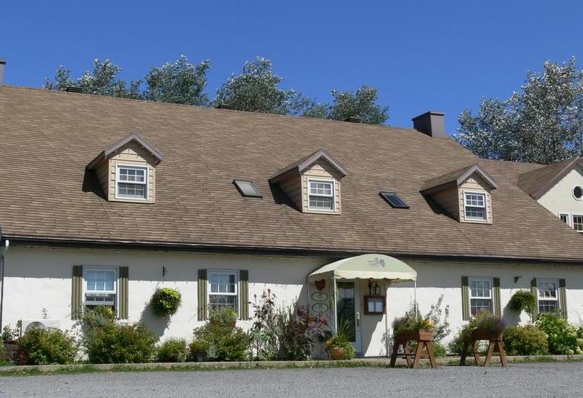 Auberge & Motel île D Orléans | St.Pierre-de-l'ile-d'Orleans | Quebec | Canada 1