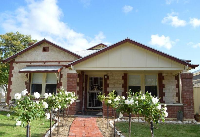 Two Cow Cottage Bed & Breakfast Keith Australia Meridional