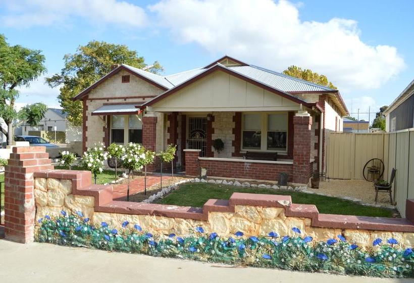 Two Cow Cottage Bed & Breakfast | Keith | South Australia | Australia 5