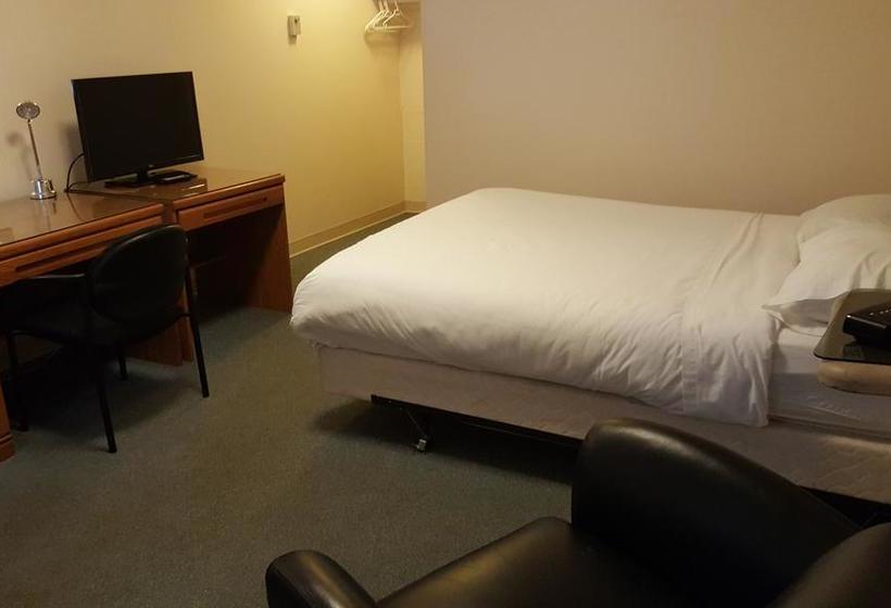 Day S Motel | Wainwright | Alberta | Canada 7