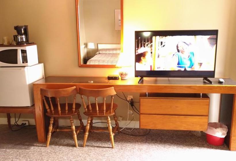 Maple Leaf Motel | Delhi | Ontario | Canada 15