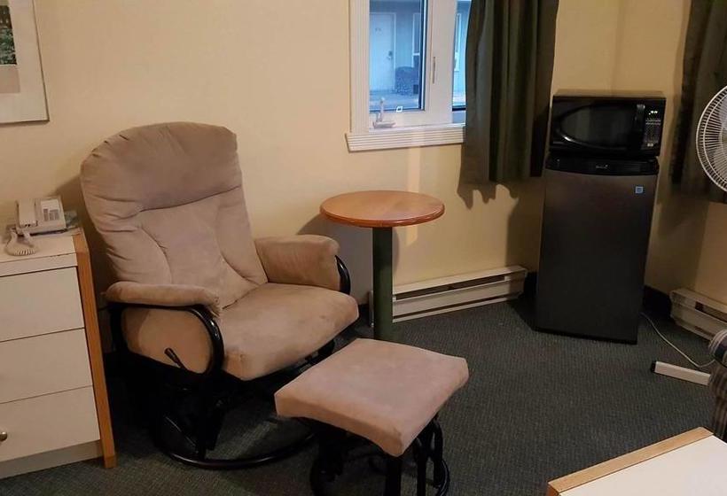 Motel Bellevue | Sainte Anne de Beaupre | Quebec | Canada 11