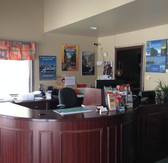 Motel Bellevue | Sainte Anne de Beaupre | Quebec | Canada 18